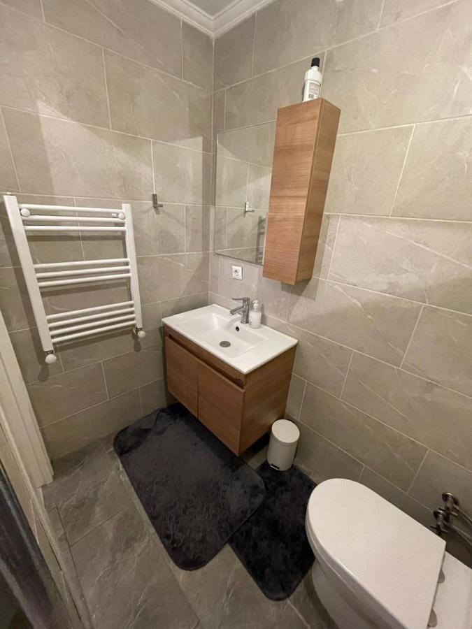 Ferienwohnung Duplex With Terrace In Center,5Mn Walk To Istiklal Istanbul Exterior foto
