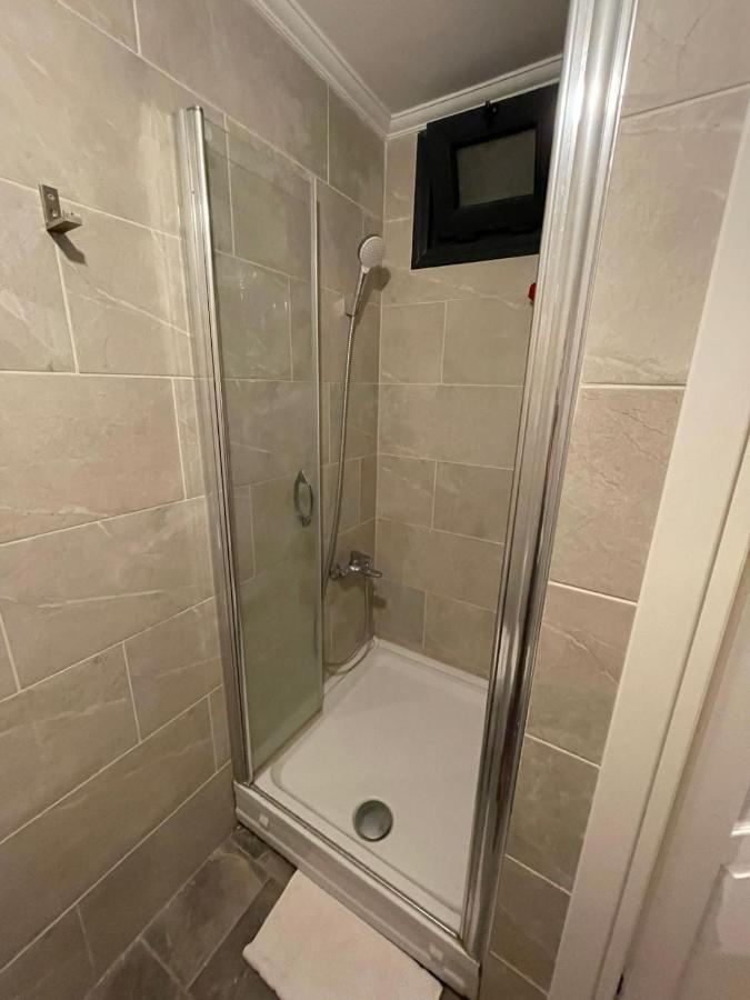 Ferienwohnung Duplex With Terrace In Center,5Mn Walk To Istiklal Istanbul Exterior foto