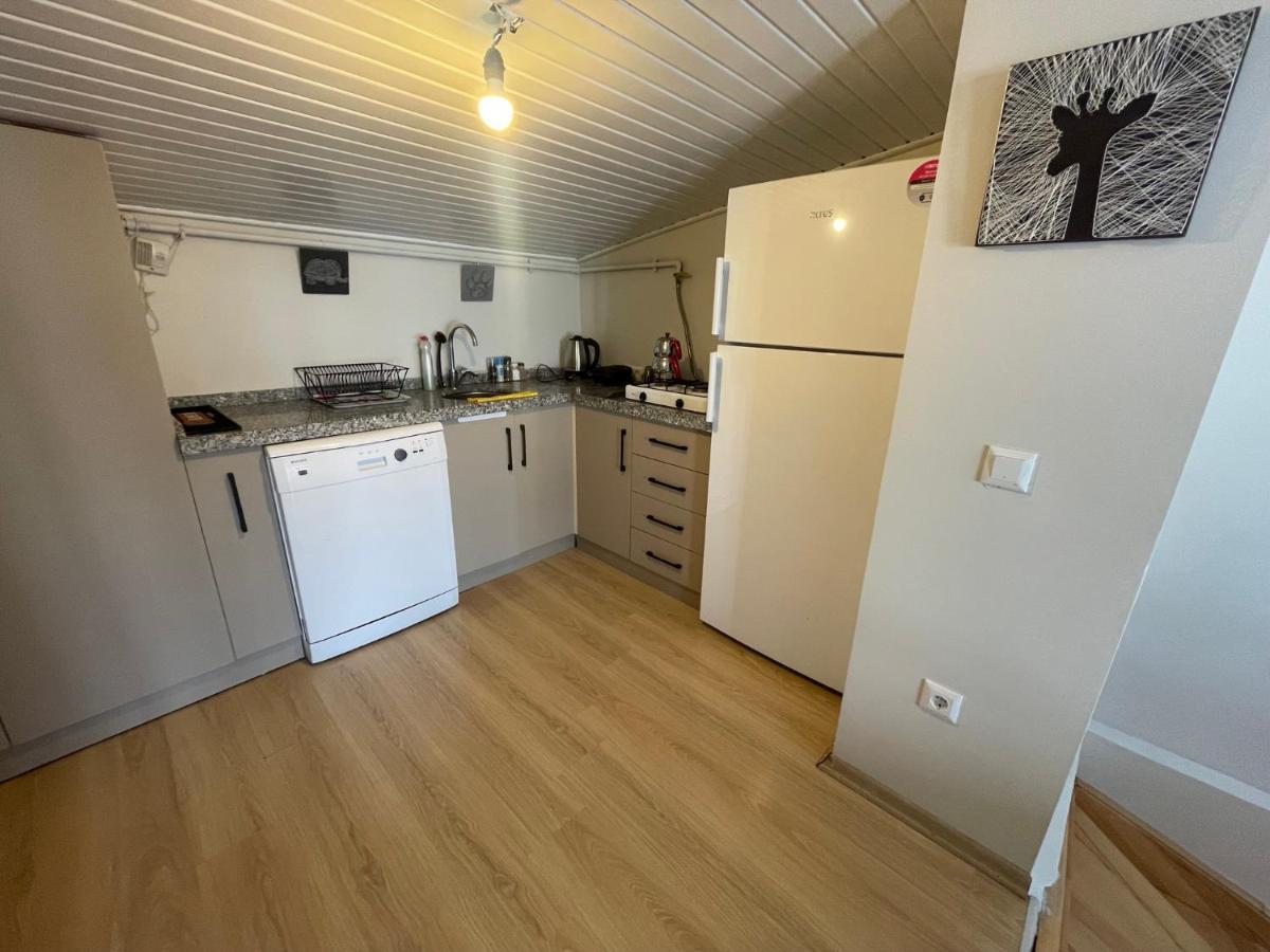 Ferienwohnung Duplex With Terrace In Center,5Mn Walk To Istiklal Istanbul Exterior foto